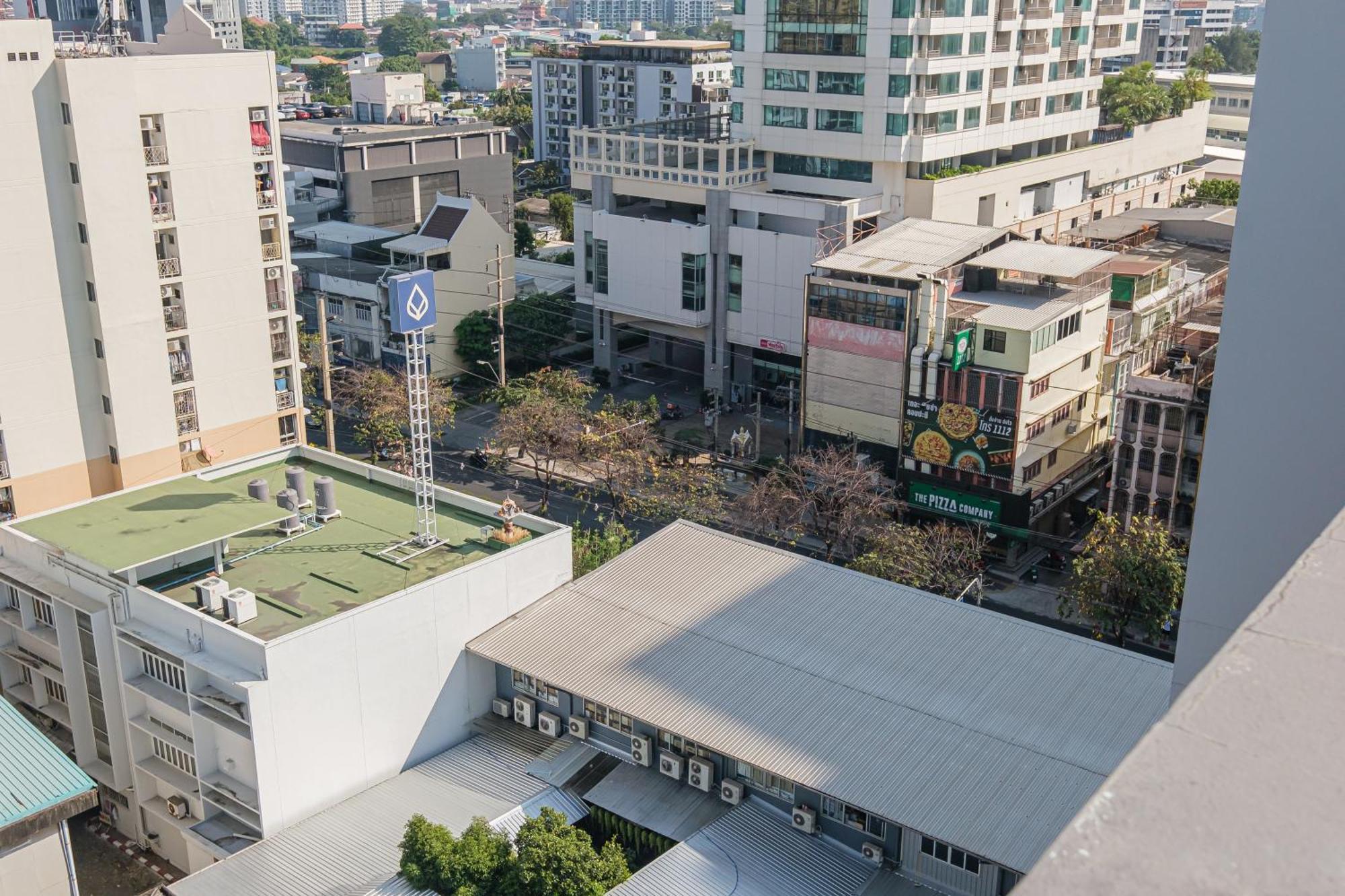 Boss Mansion Hotel Bangkok Exterior photo