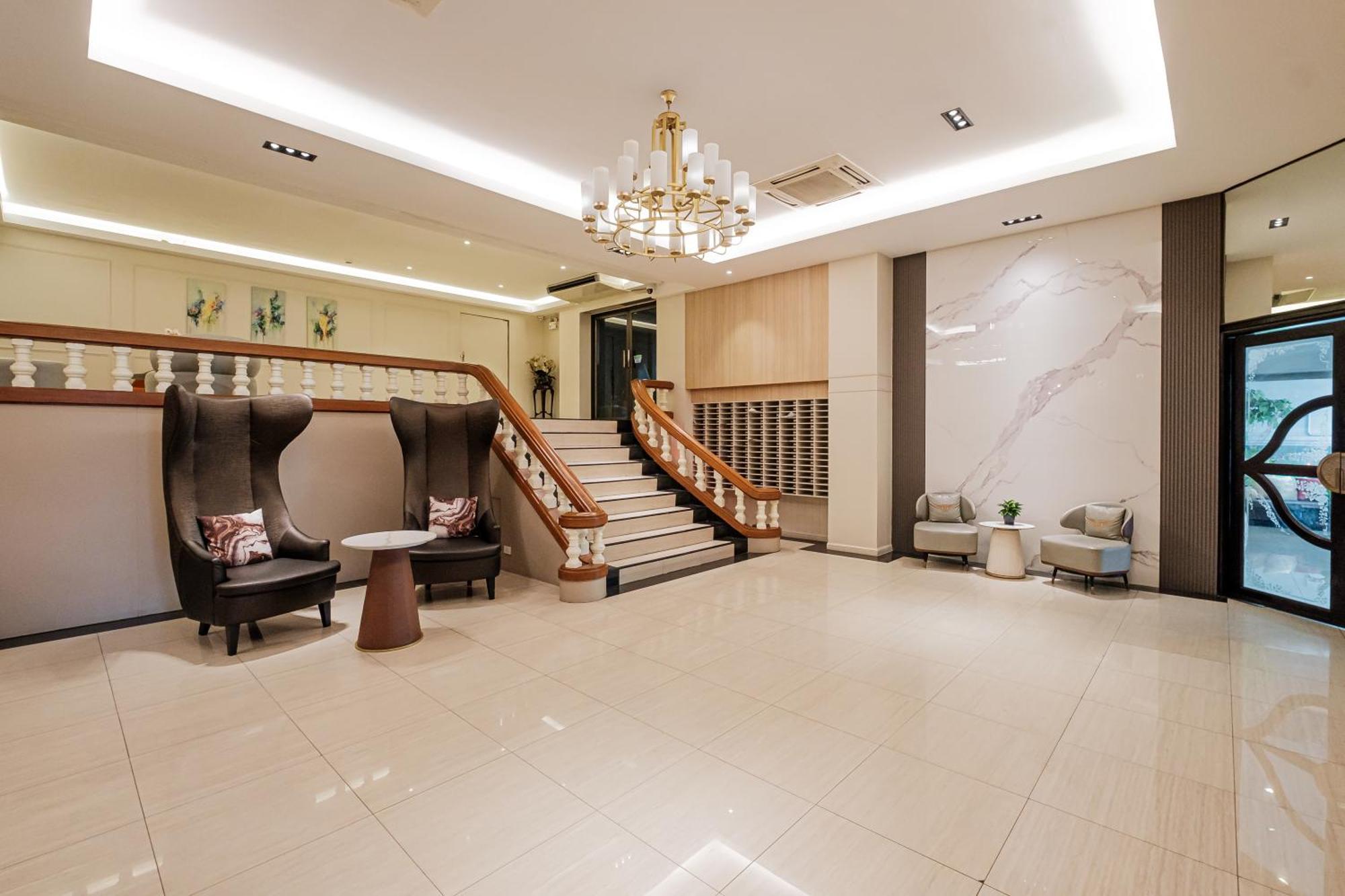 Boss Mansion Hotel Bangkok Exterior photo