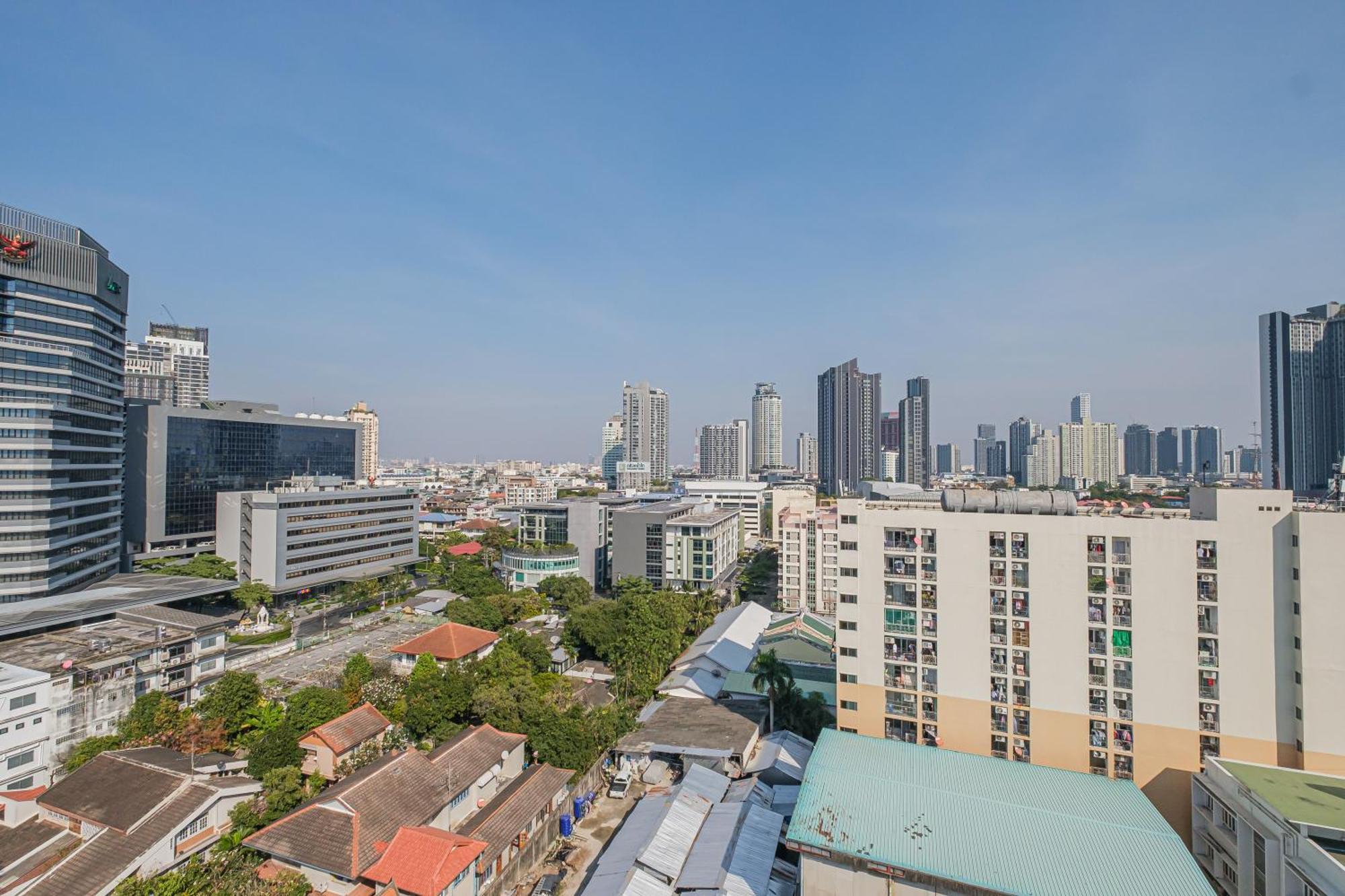 Boss Mansion Hotel Bangkok Exterior photo