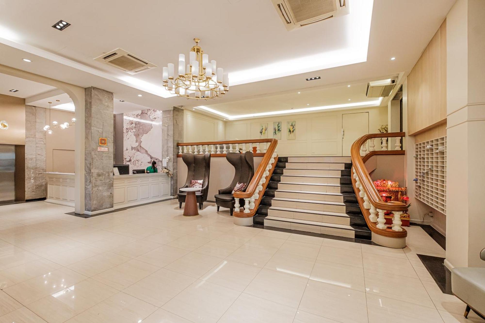 Boss Mansion Hotel Bangkok Exterior photo