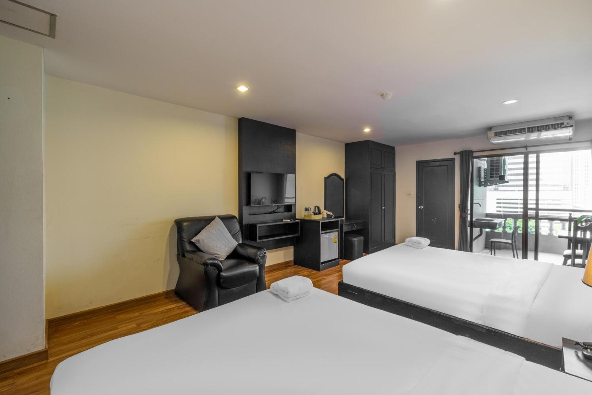 Boss Mansion Hotel Bangkok Exterior photo