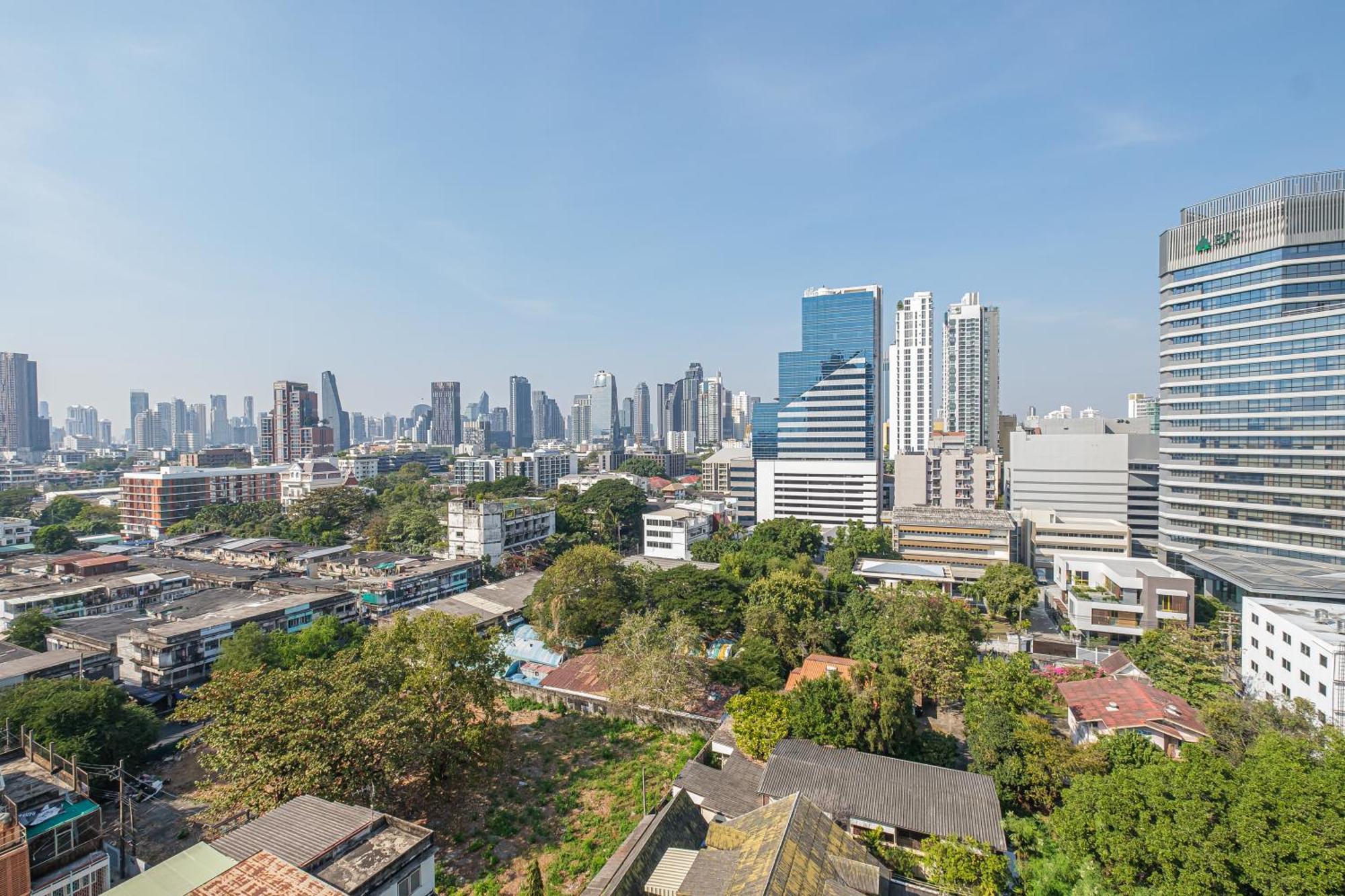 Boss Mansion Hotel Bangkok Exterior photo