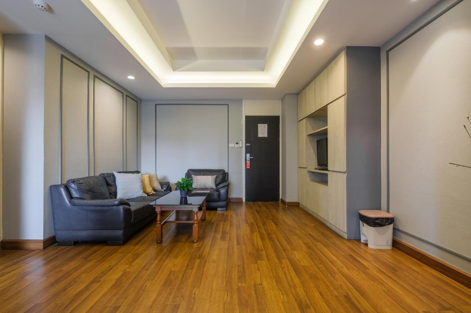 Boss Mansion Hotel Bangkok Exterior photo